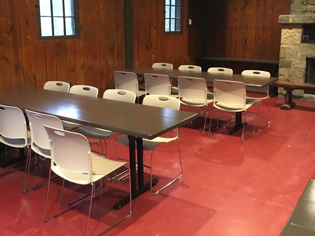 New Tables and Chairs at Bears Den Cabin